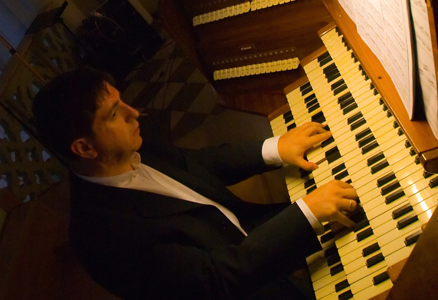 Концерт органиста Роберто Фреско – события на сайте «Московские Сезоны»