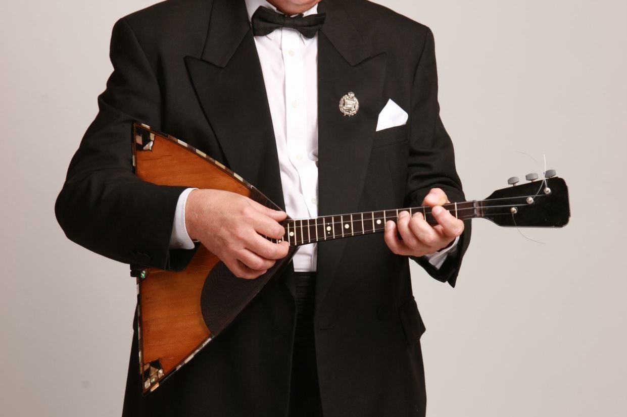 Мастер-класс по игре на балалайке в пространстве «Библиотека смыслов» – события на сайте «Московские Сезоны»