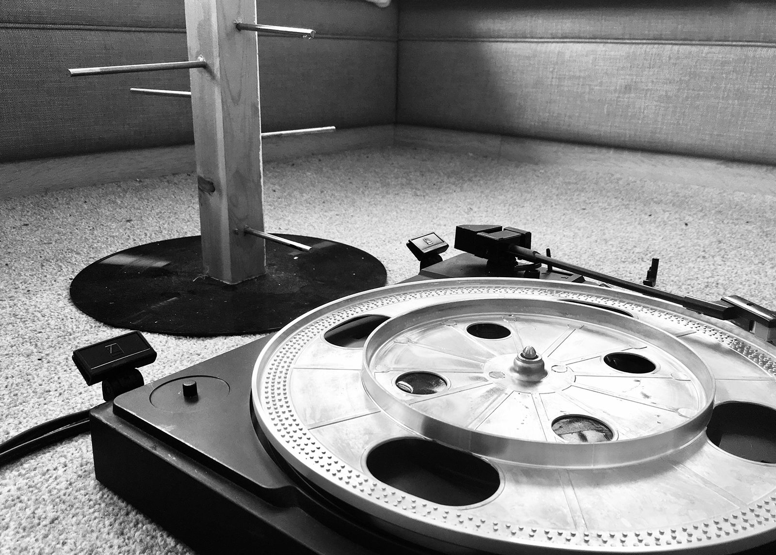 «Поэт Механик: контакт ведет к заражению» в Галерее на Солянке – события на сайте «Московские Сезоны»