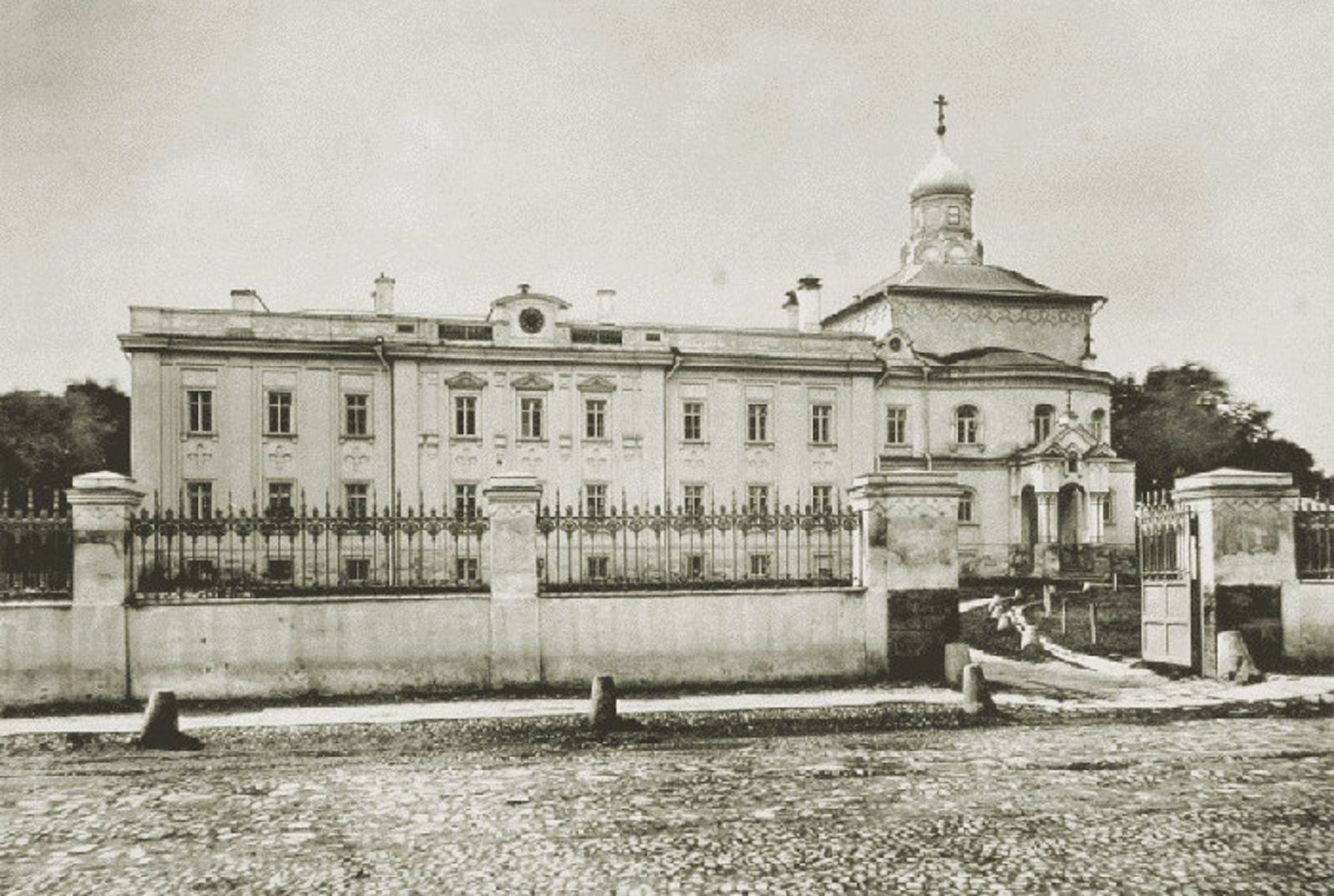 Пешая экскурсия музея Есенина «На московских изогнутых улицах» – события на сайте «Московские Сезоны»