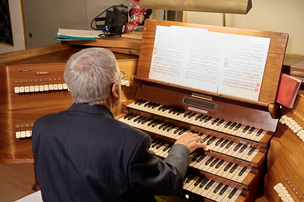 Концерт «Вечер при свечах. Музыка для органа и виолончели» – события на сайте «Московские Сезоны»