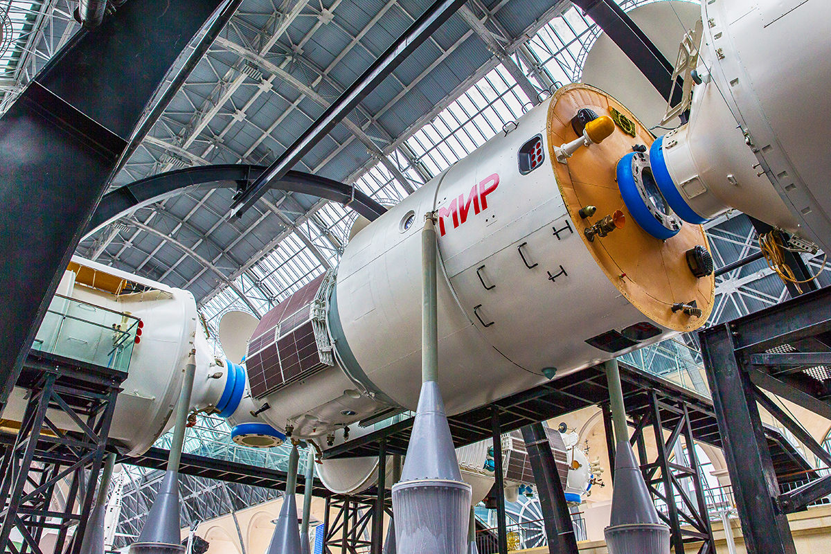 В галерее «Листок» покажут увлечения ветеранов Байконура – события на сайте «Московские Сезоны»