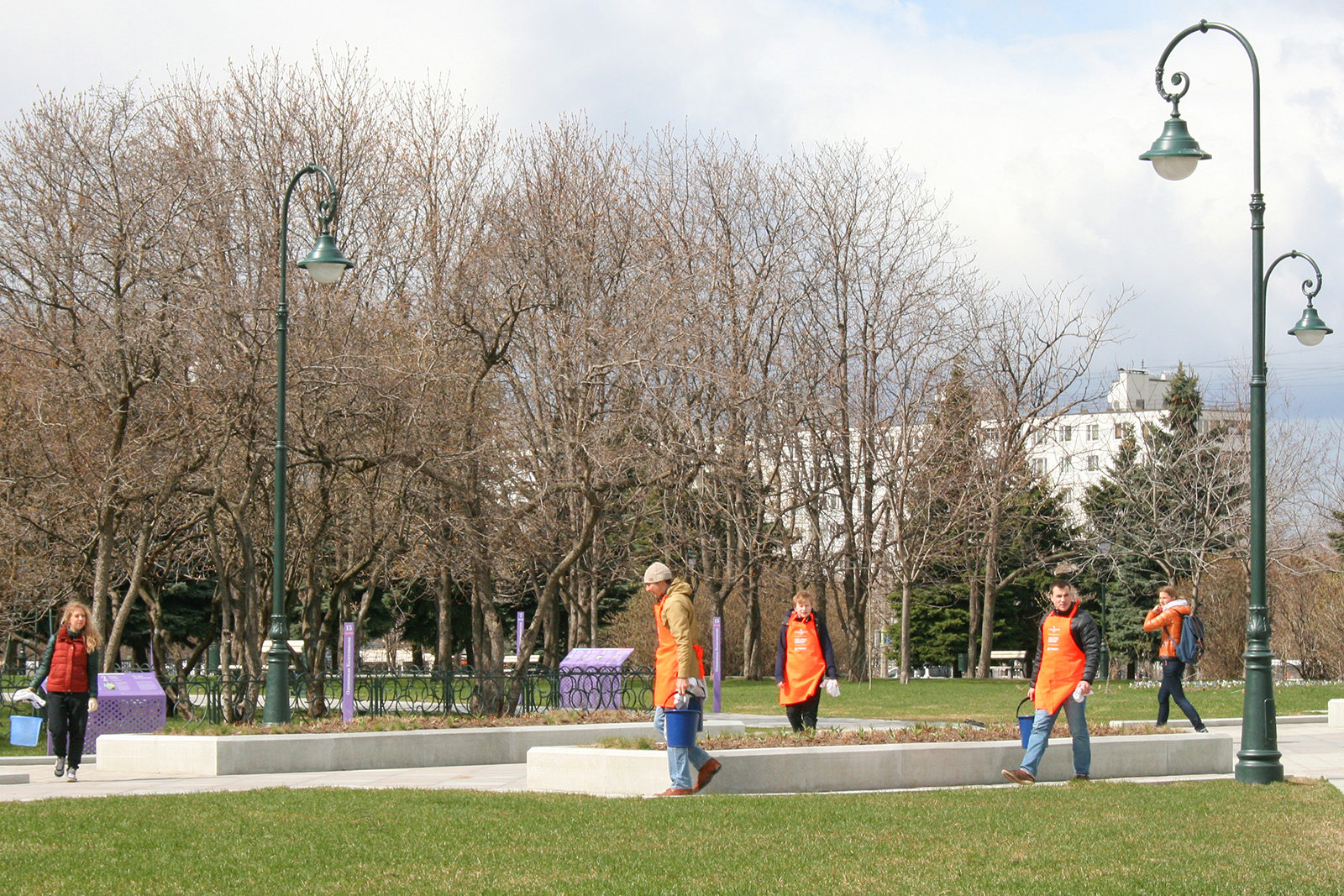 Субботник в Сиреневом саду – события на сайте «Московские Сезоны»