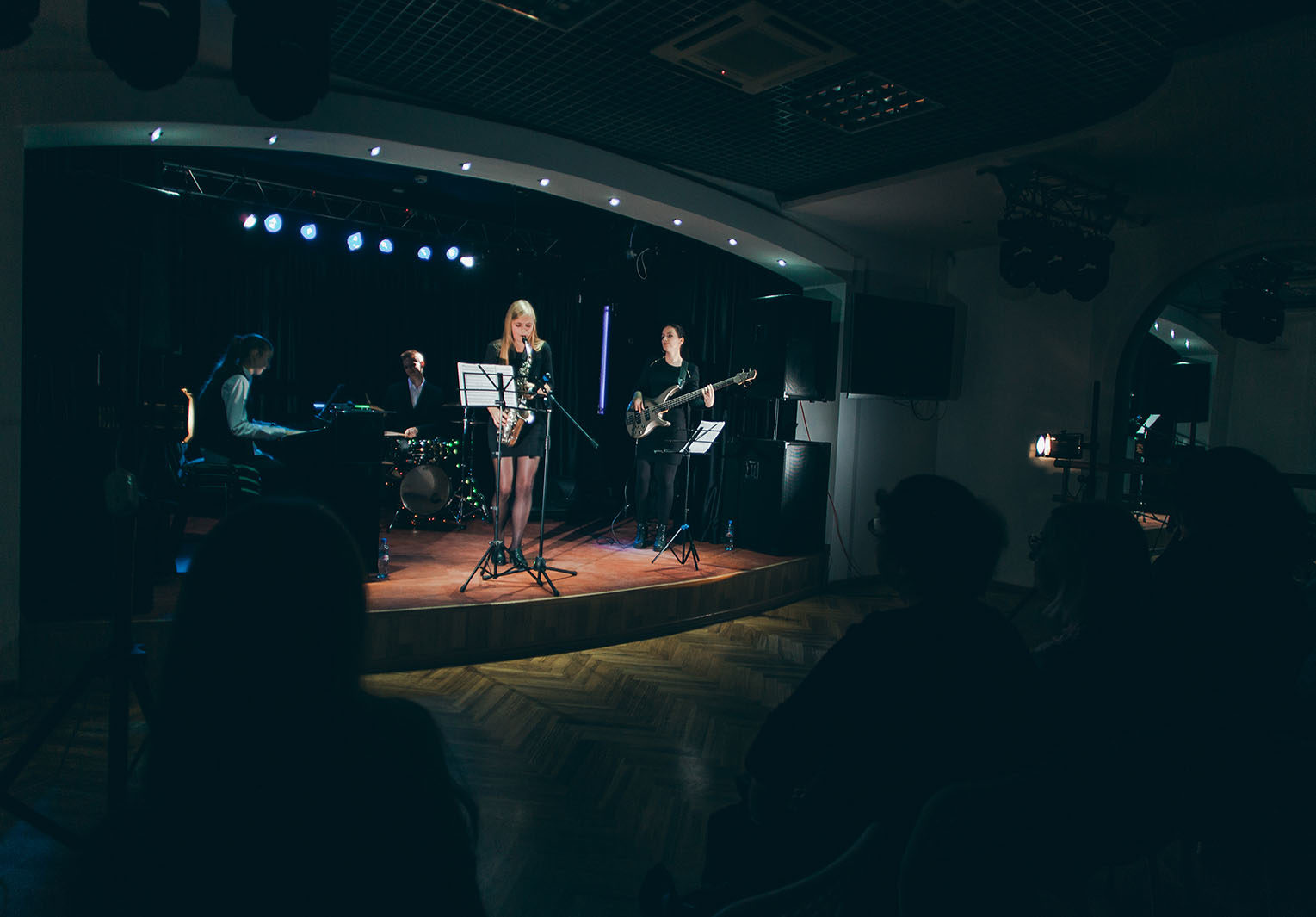 Концертная программа «Jazt4 & friends» на площадке МосАРТа – события на сайте «Московские Сезоны»