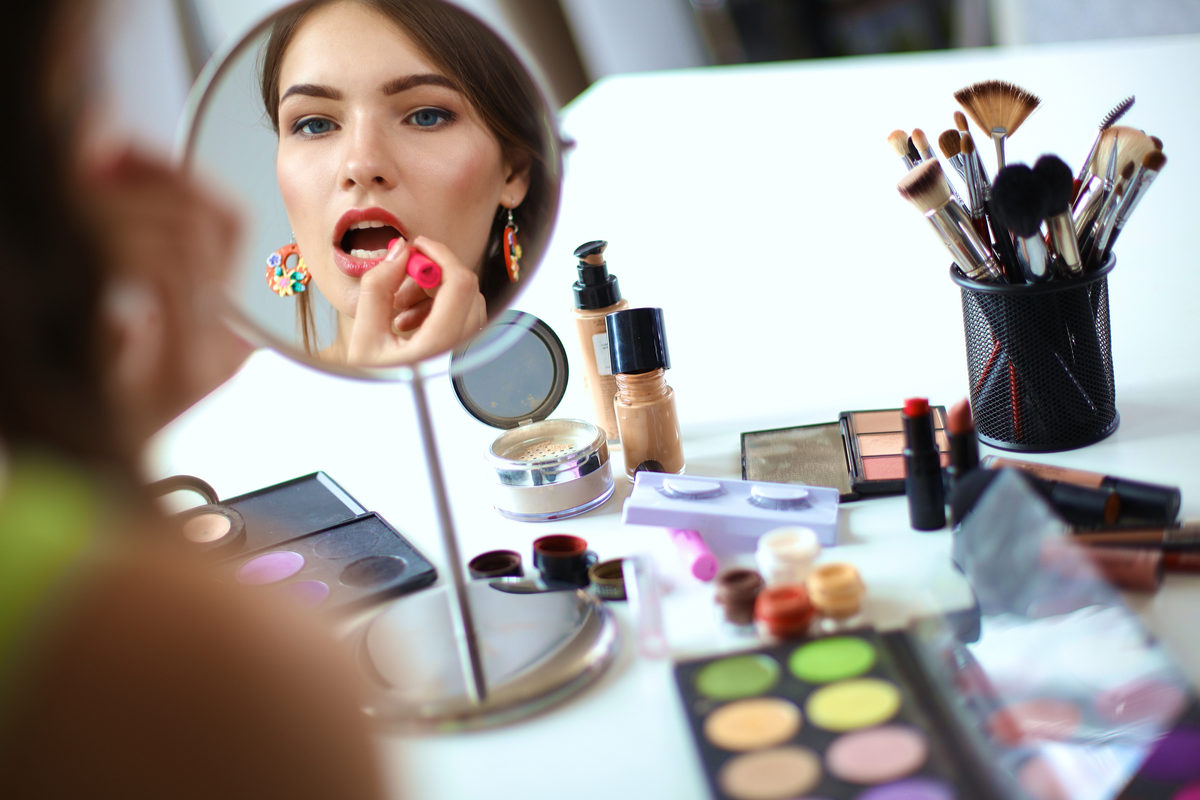 Как создать базовый вечерний макияж для себя?