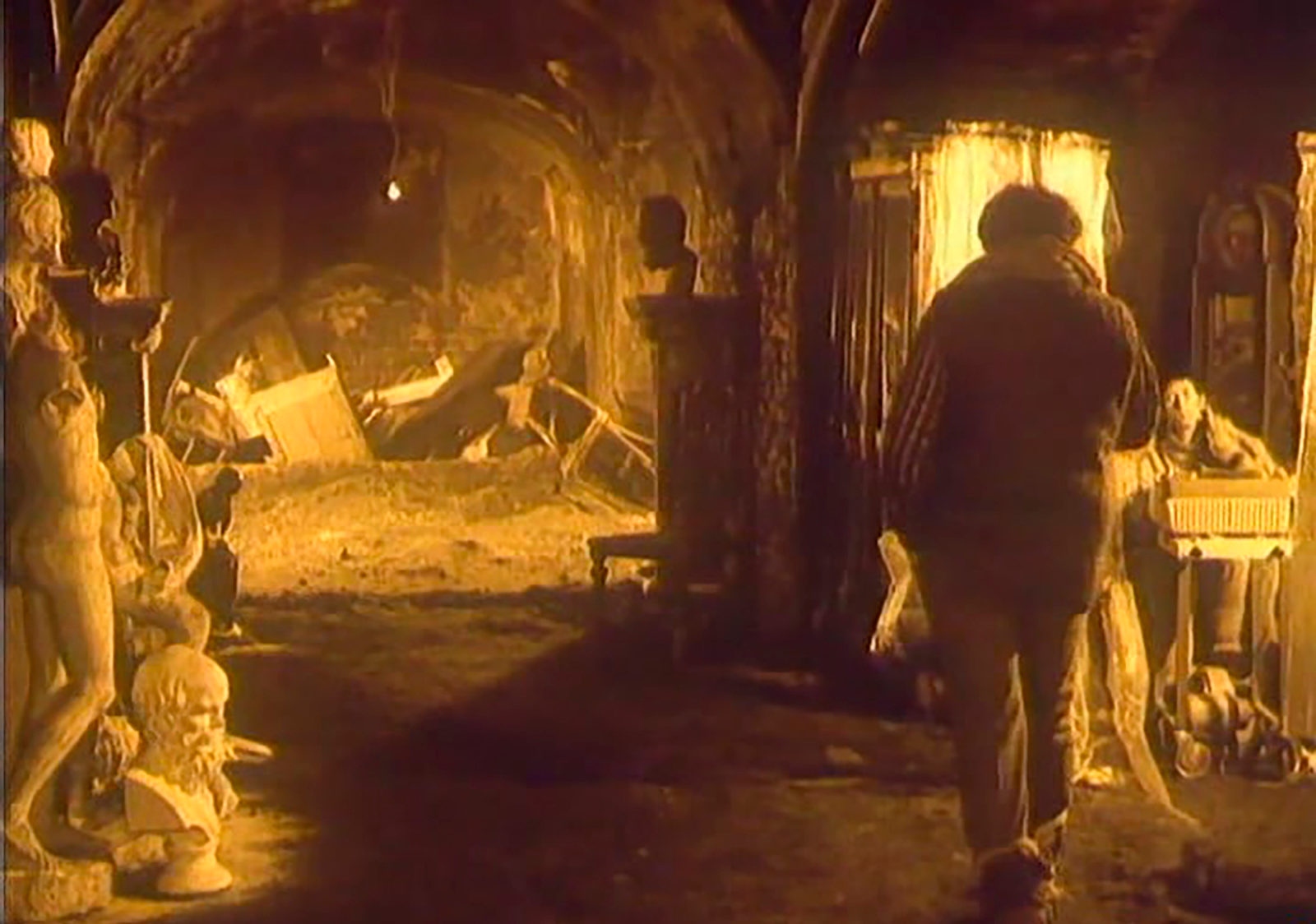 Фильм «Письма мертвого человека» в кинотеатре «Факел» – события на сайте «Московские Сезоны»