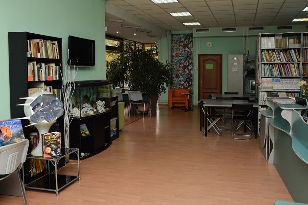 Экскурсия «Путешествие по книжной вселенной» в библиотеке № 215 – события на сайте «Московские Сезоны»