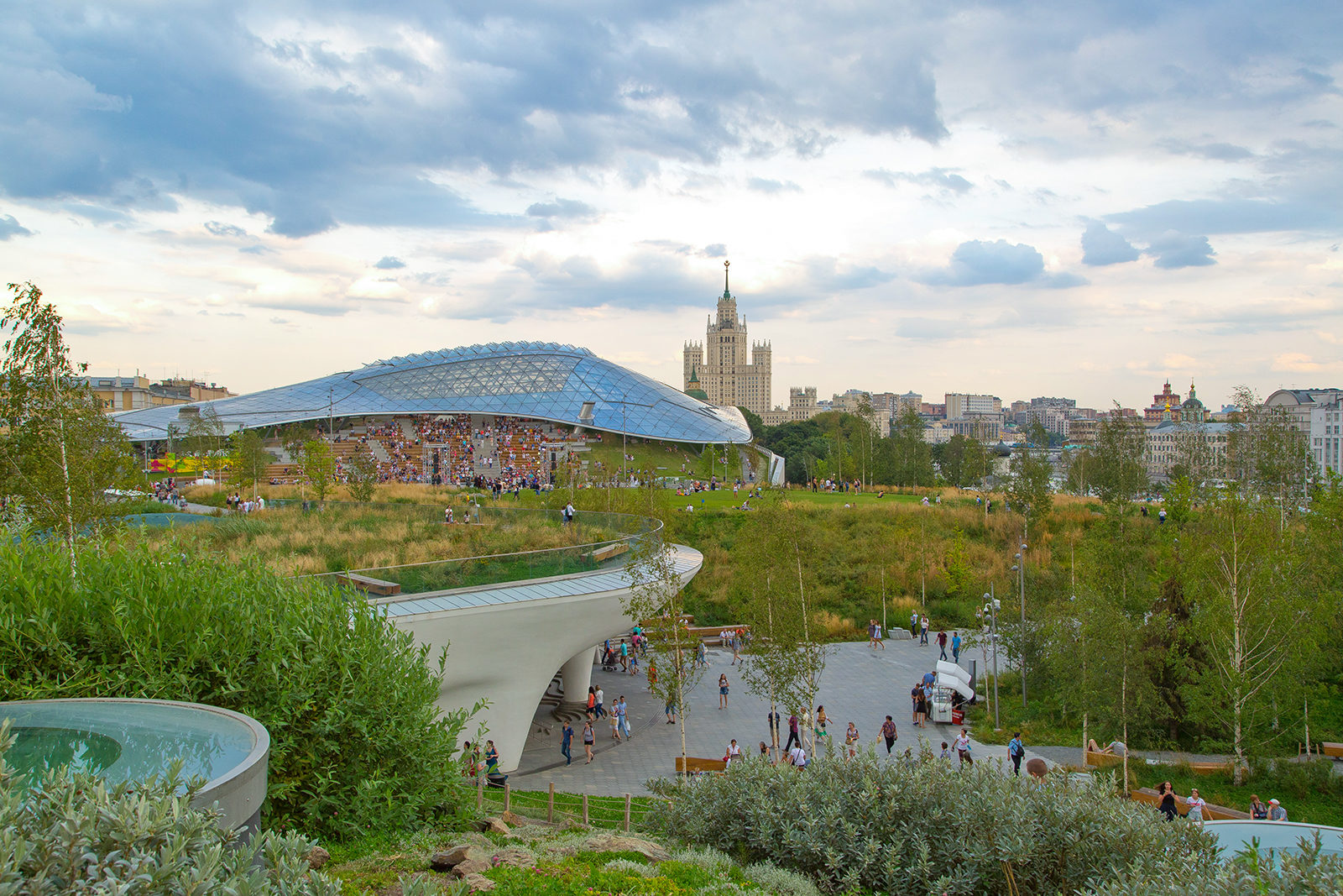 Праздник Весны и Труда в парке «Зарядье» – события на сайте «Московские Сезоны»