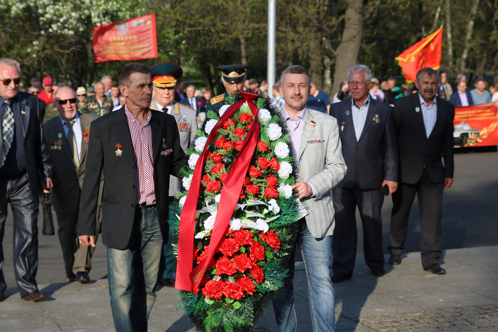 Встреча ветеранов пятой мотострелковой дивизии «Шиндандт» в парке Победы на Поклонной горе – события на сайте «Московские Сезоны»