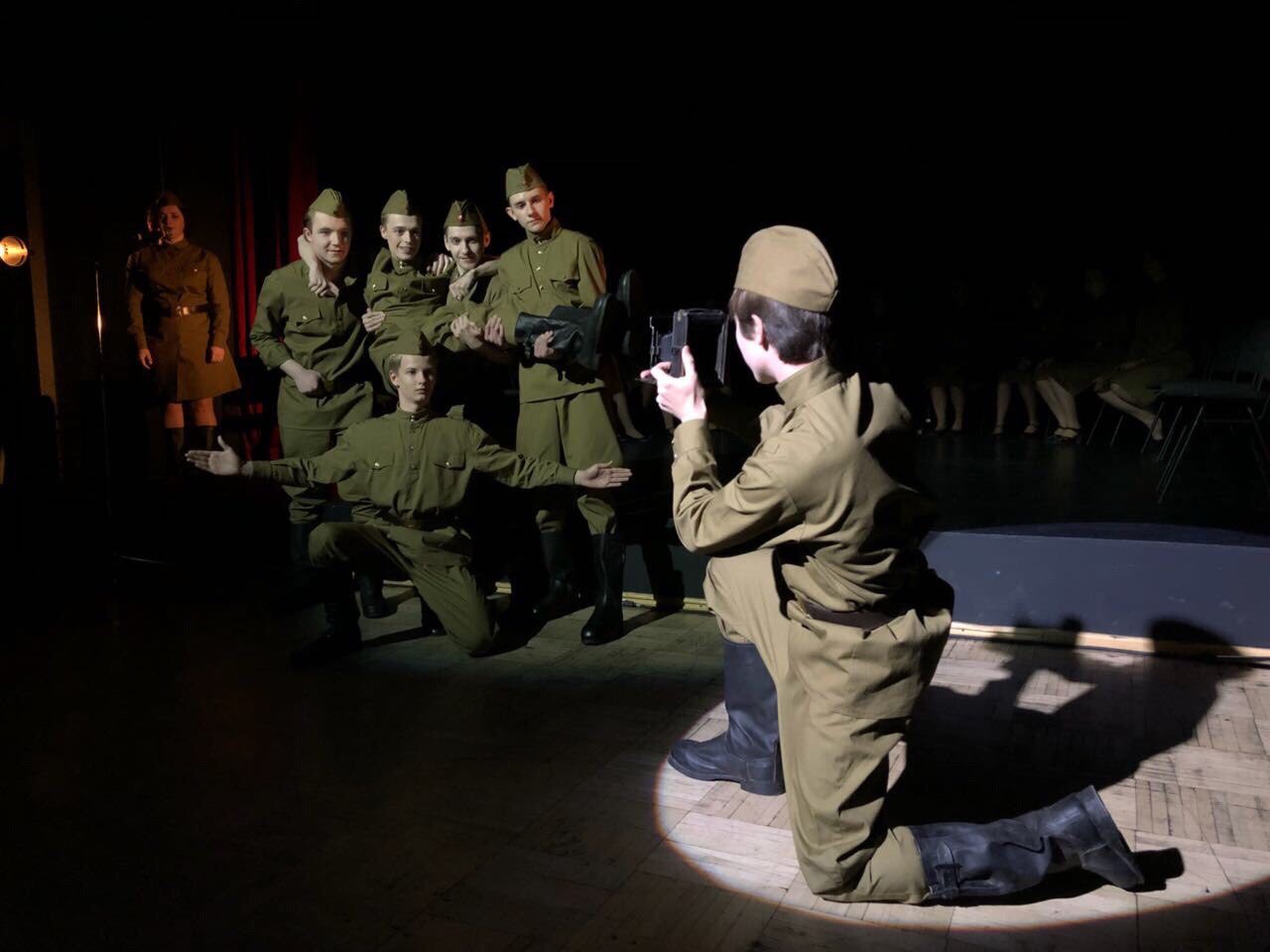 Поэтический вечер «Не мыслю говорить на языке вражды» в КЦ ЗИЛ – события на сайте «Московские Сезоны»