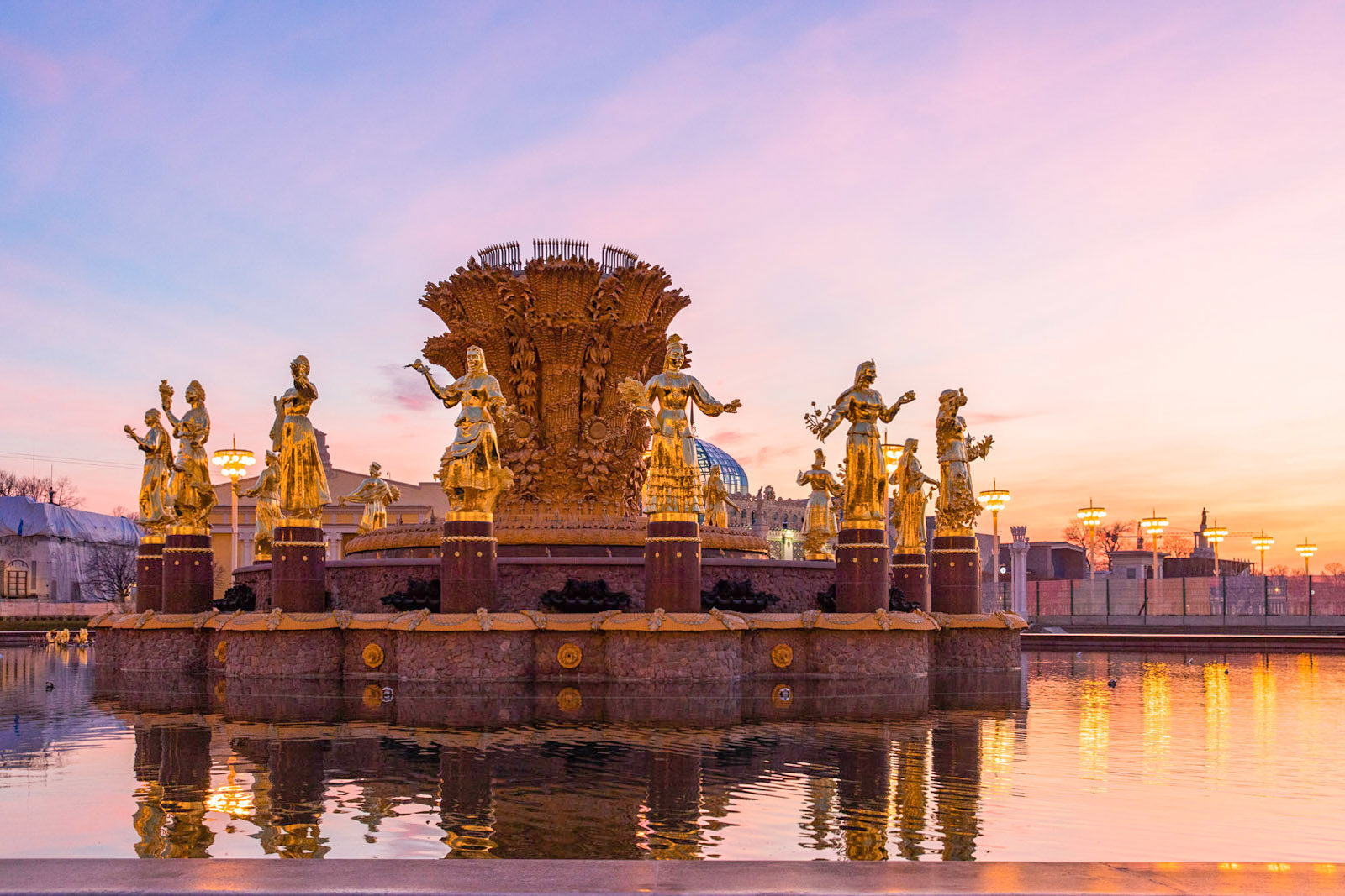 Обзорная экскурсия по ВДНХ – события на сайте «Московские Сезоны»