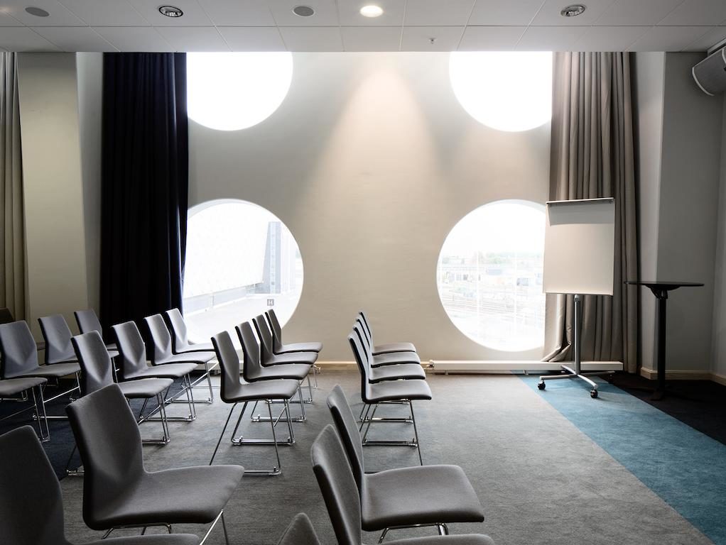 Авторская сессия «Харизма: искусство успешного общения» в КЦ «Яковлевское» – события на сайте «Московские Сезоны»