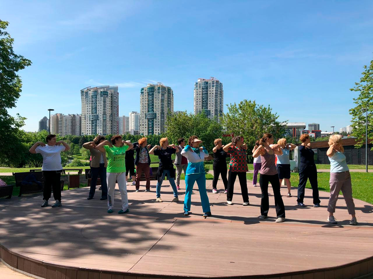 Зарядка с олимпийским чемпионом в парке Олимпийской деревни – события на сайте «Московские Сезоны»