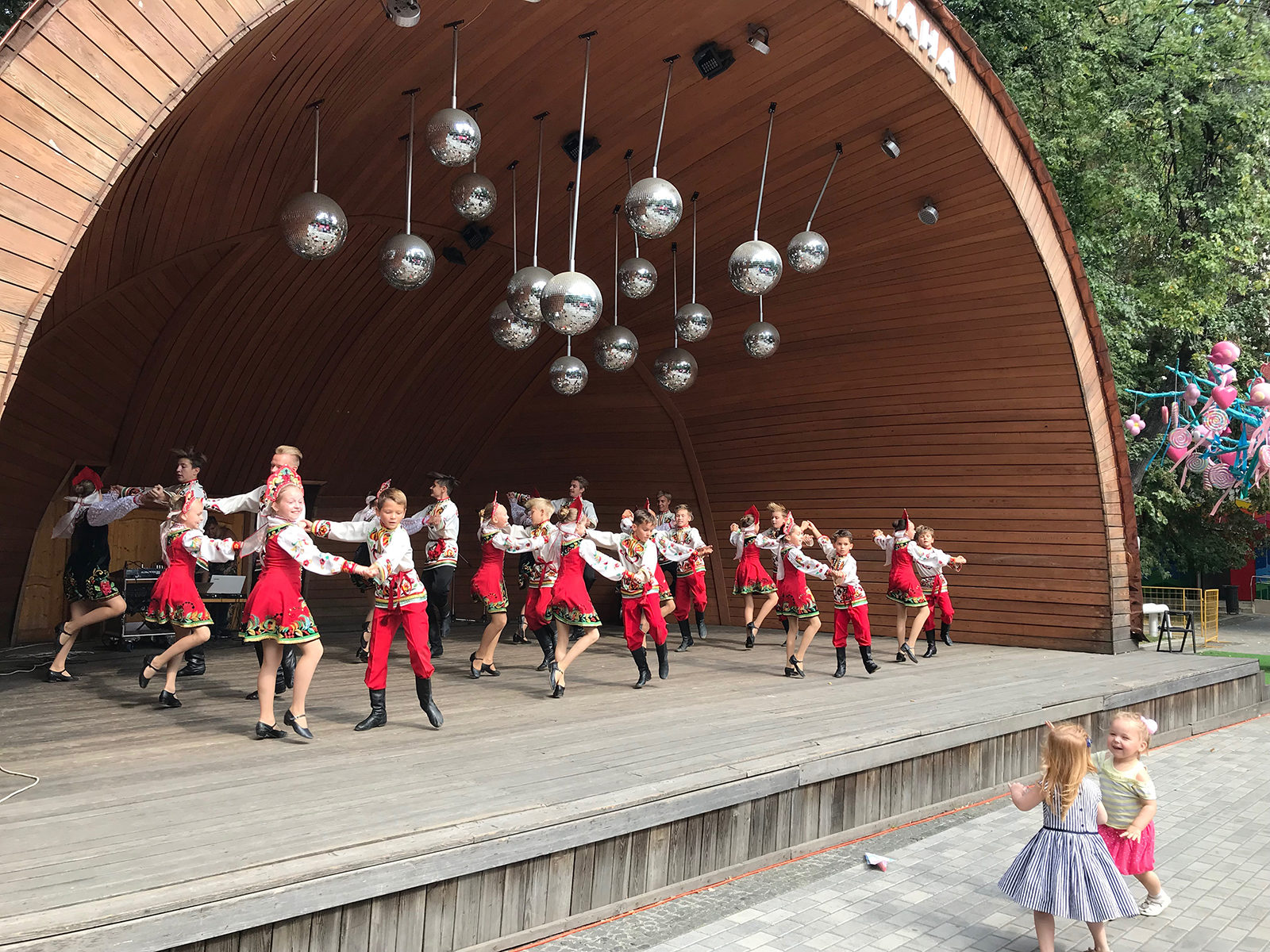 «Танцевальная весна» в саду имени Баумана – события на сайте «Московские Сезоны»