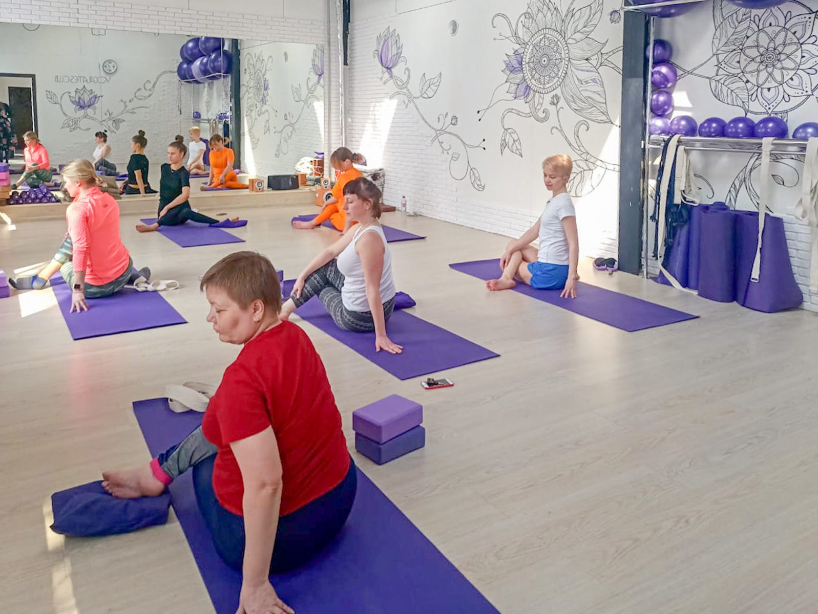 Открытое занятие по хатха-йоге в саду им. Баумана – события на сайте «Московские Сезоны»