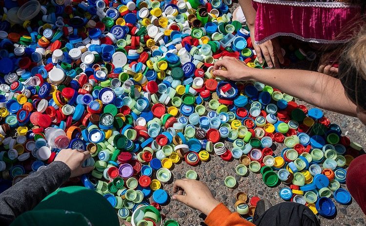 Финал акции «Крышечка мира» в ЦКИ «Меридиан» – события на сайте «Московские Сезоны»