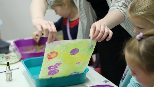 Мастер-класс по технике рисования эбру в КЦ на Коминтерна – события на сайте «Московские Сезоны»