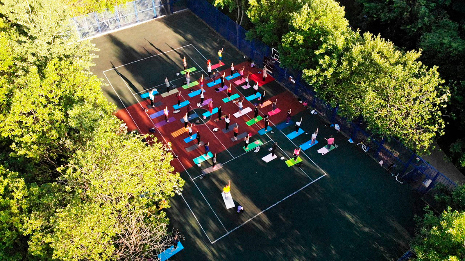 Международный фестиваль йоги в парке 50-летия Октября – события на сайте «Московские Сезоны»