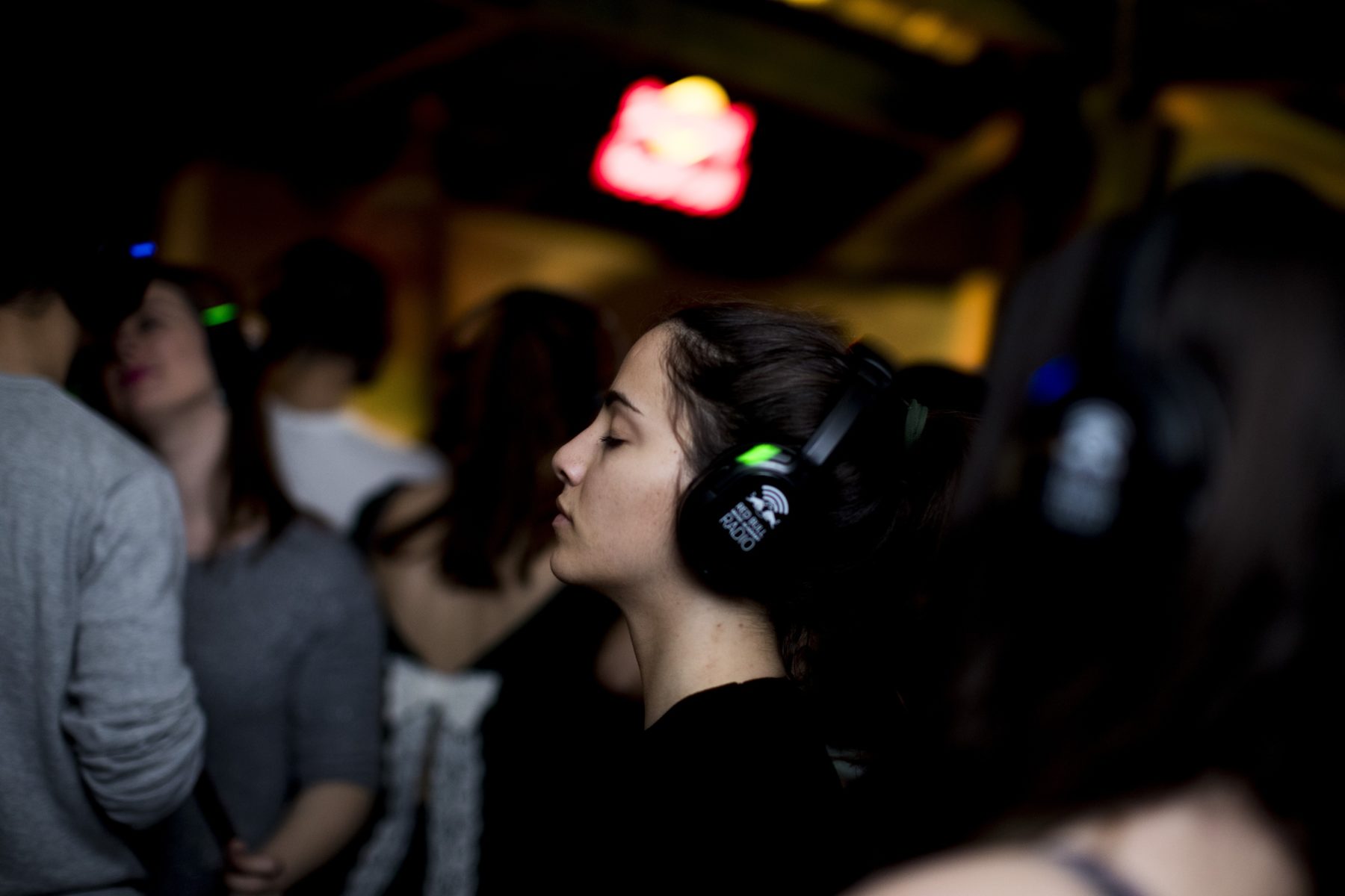 Silent disco в МАММ – события на сайте «Московские Сезоны»