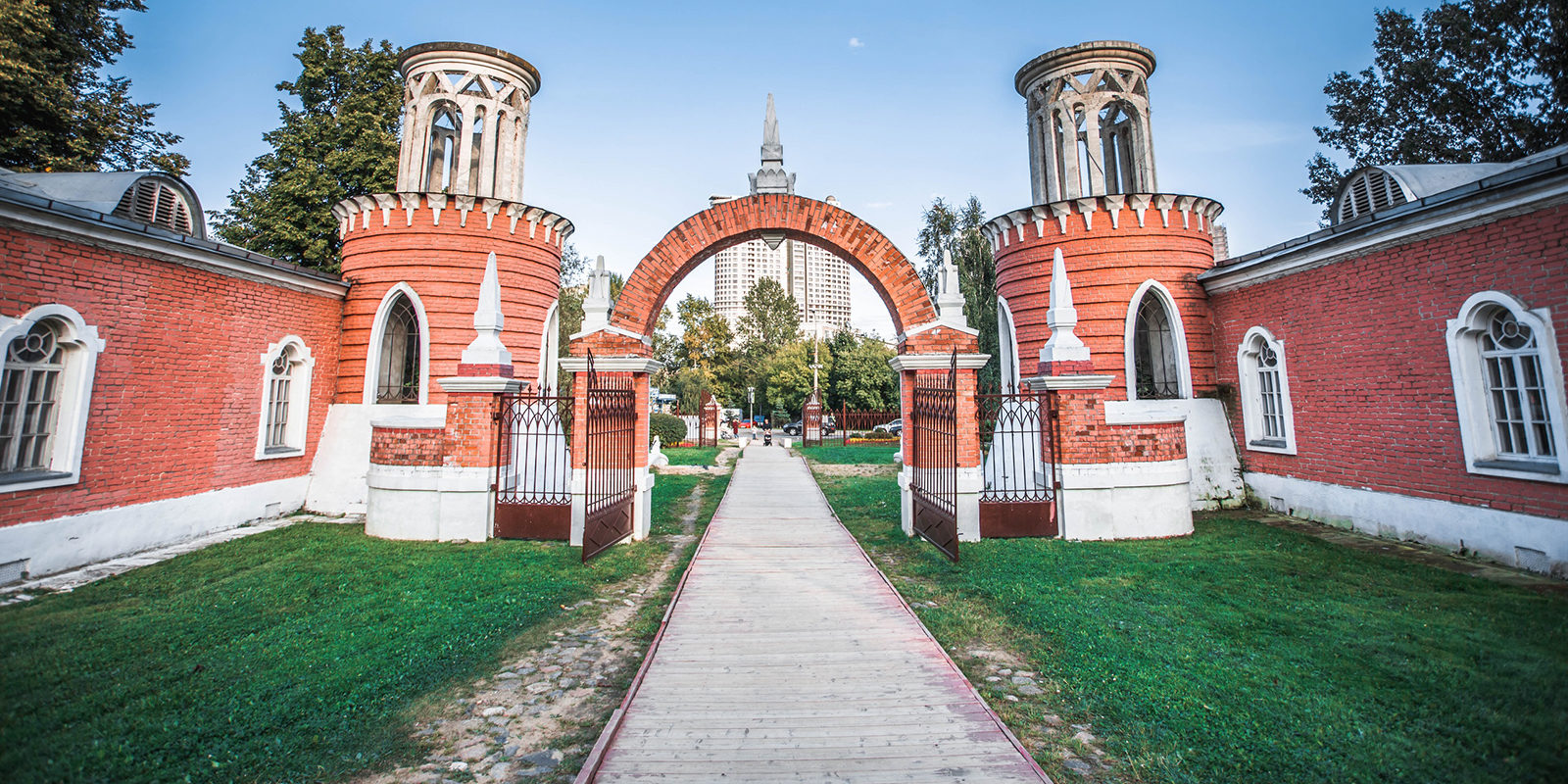 «Воронцовский гамбит» в Воронцовском парке – события на сайте «Московские Сезоны»