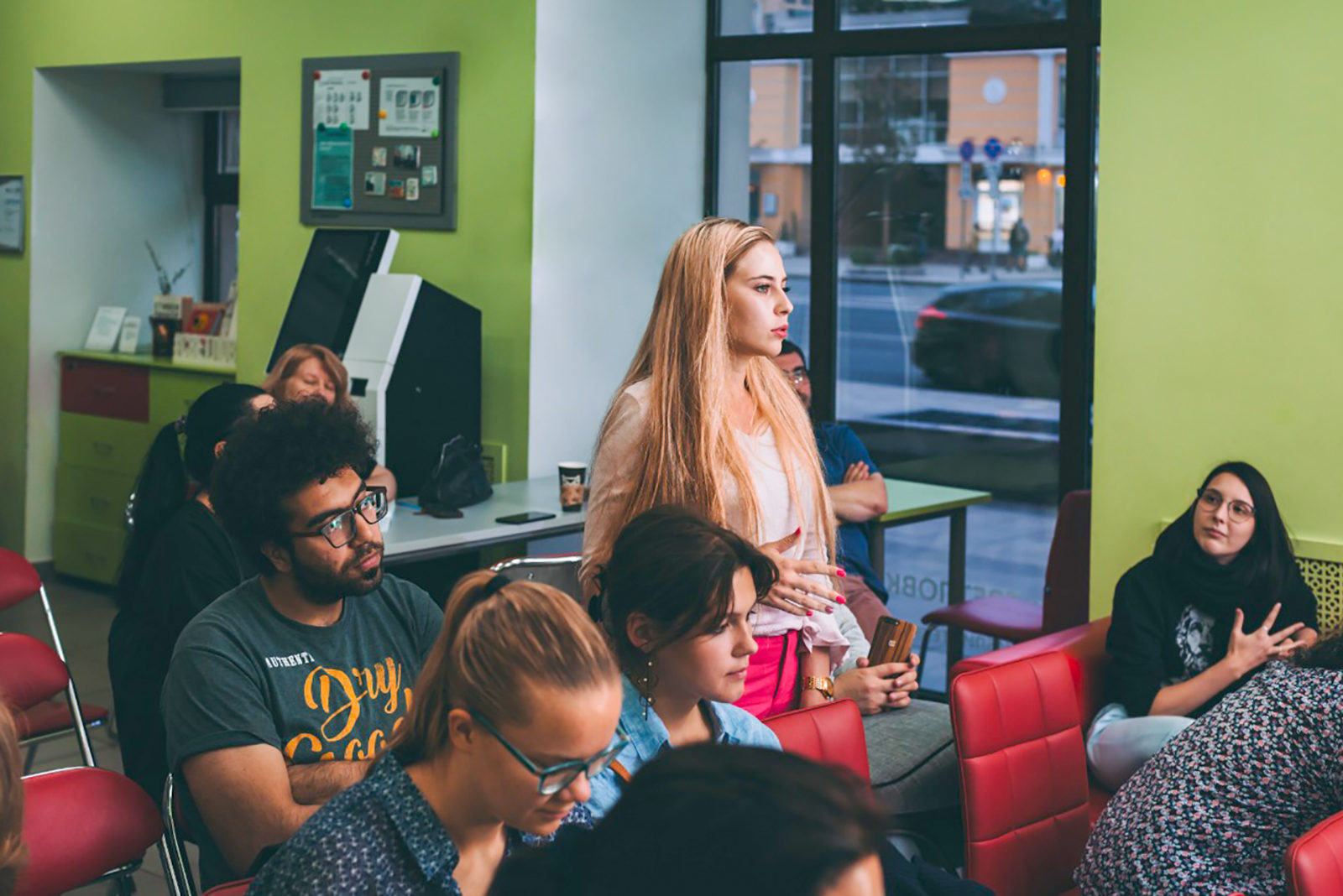 Читка пьесы «Гараж» в библиотеке имени М.А. Светлова – события на сайте «Московские Сезоны»