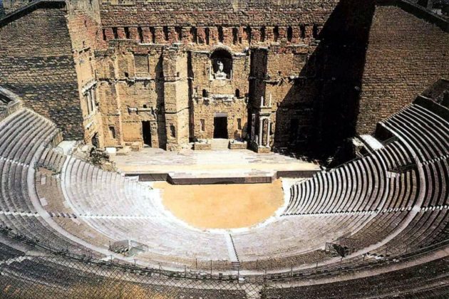 Лекция «Античность: истоки театрально-декорационного искусства Европы»  в Музее декоративно-прикладного искусства – события на сайте «Московские Сезоны»