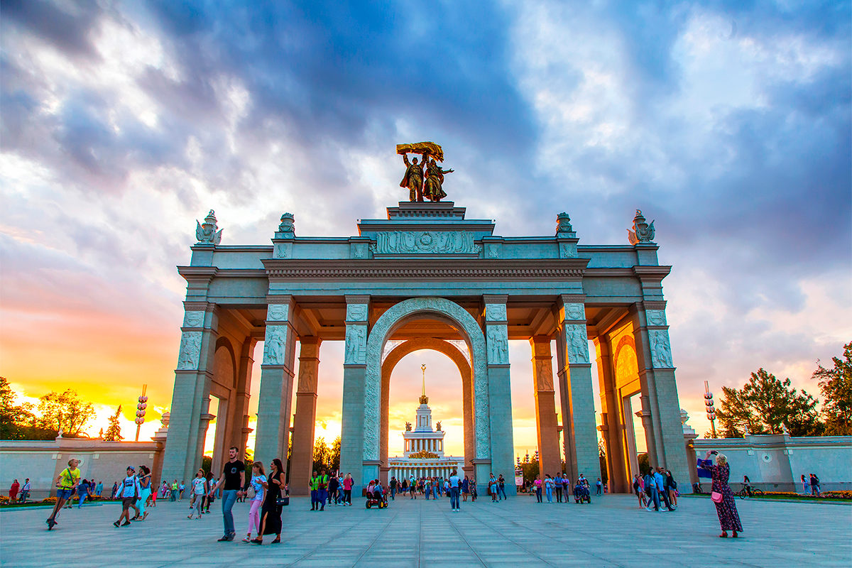 Лекция «Знаменитая московская выставка» в библиотеке № 72 – события на сайте «Московские Сезоны»