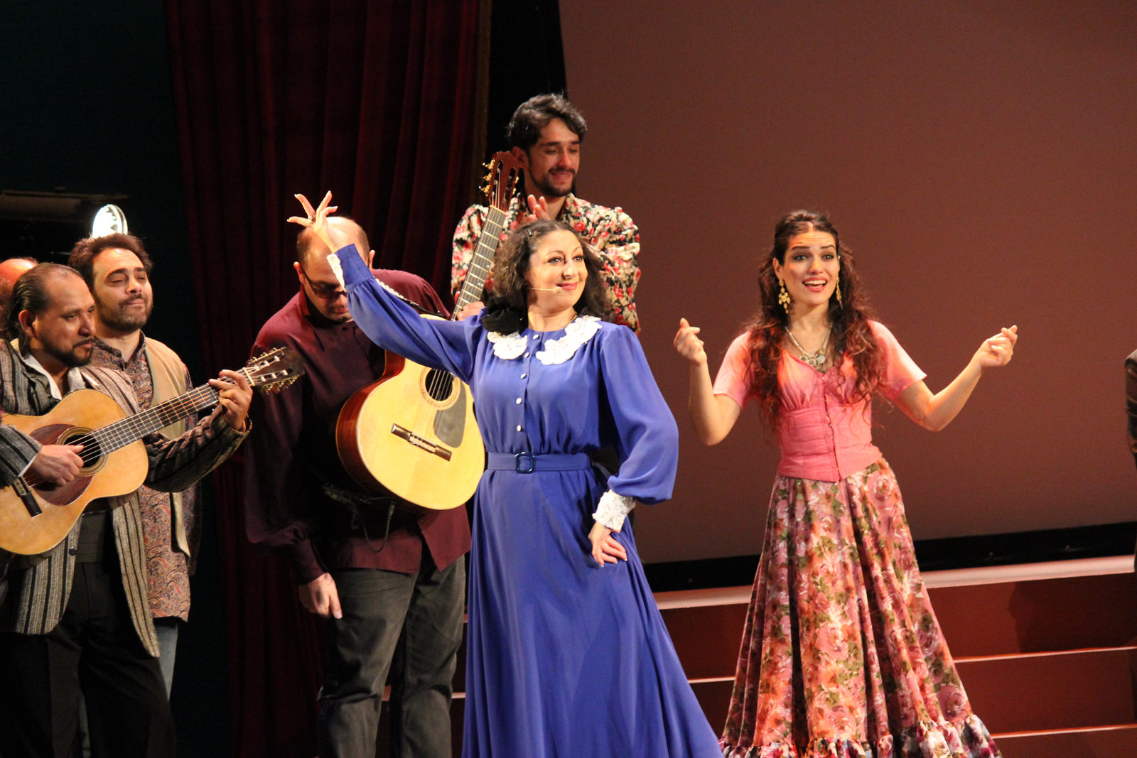 Спектакль «Поющие струны души» в театре «Ромэн» – события на сайте «Московские Сезоны»