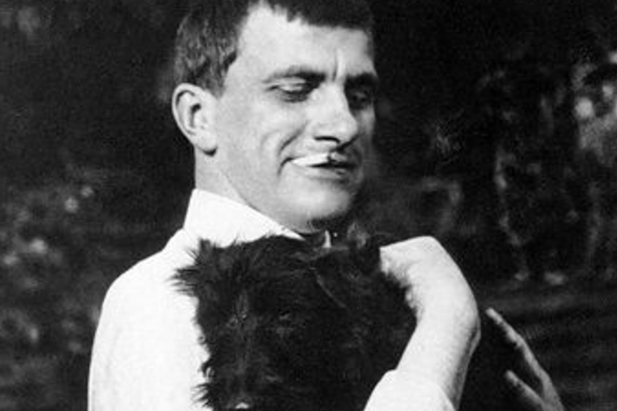 Концерт «О себе, о Есенине, о Маяковском» в библиотеке № 32 – события на сайте «Московские Сезоны»