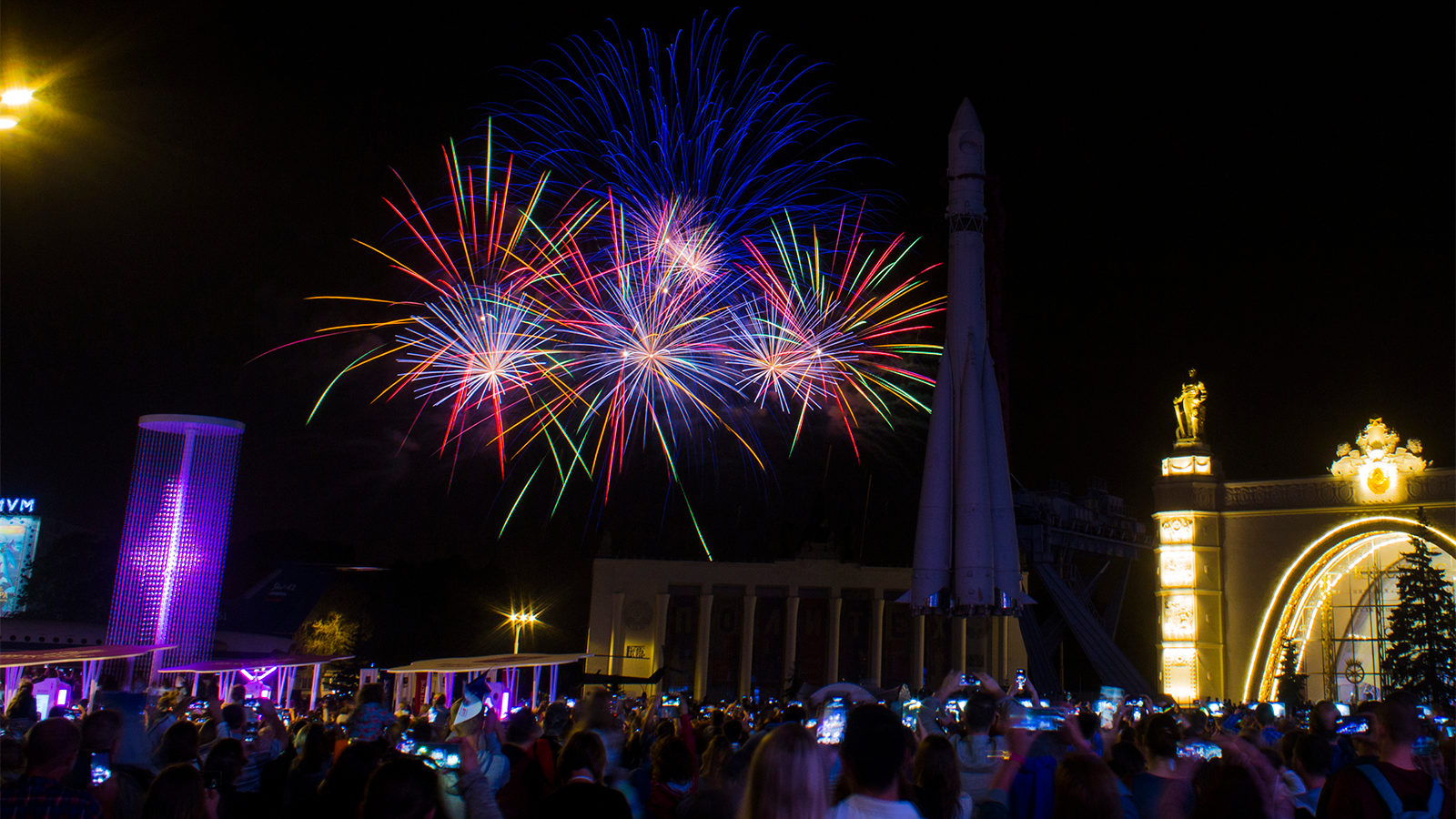 Праздничный фейерверк на ВДНХ – события на сайте «Московские Сезоны»