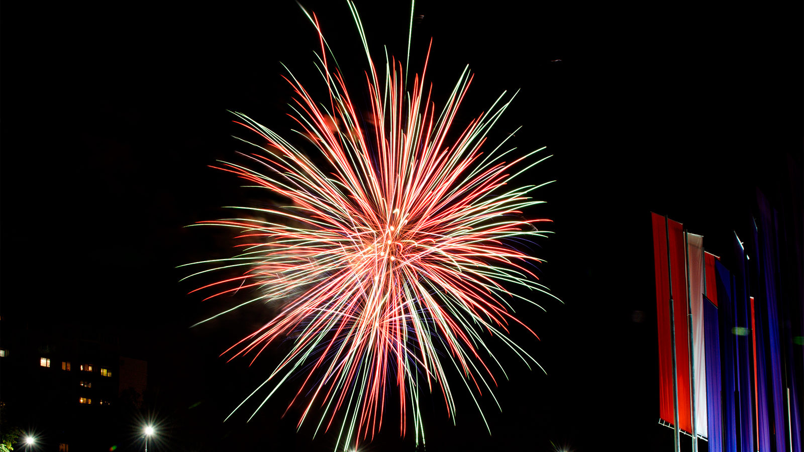 Праздничный фейерверк в Троицке – события на сайте «Московские Сезоны»