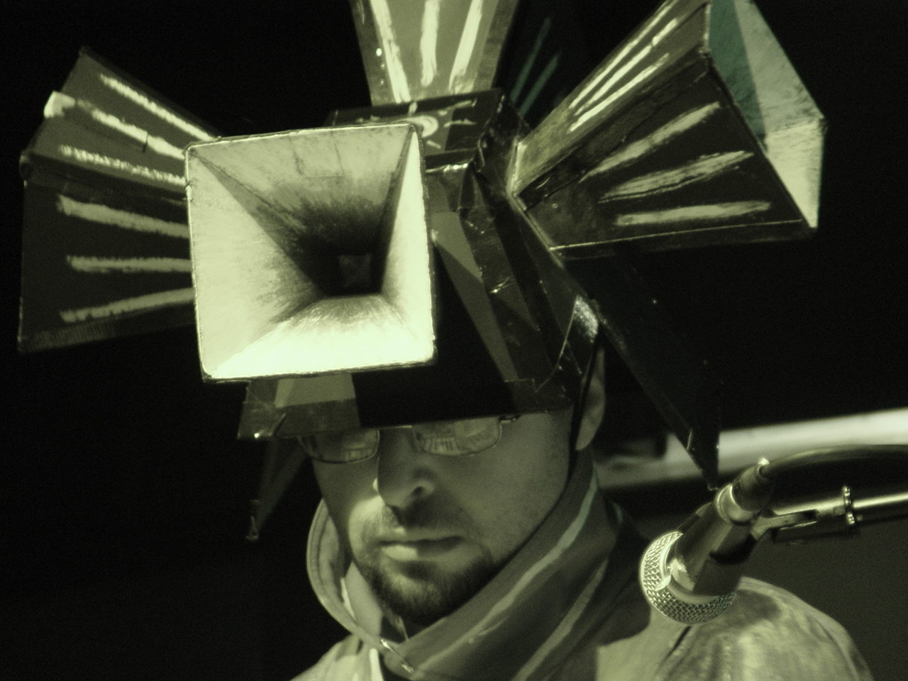 Поэтический перформанс «Игорь Сатановский: День Зауми» – события на сайте «Московские Сезоны»