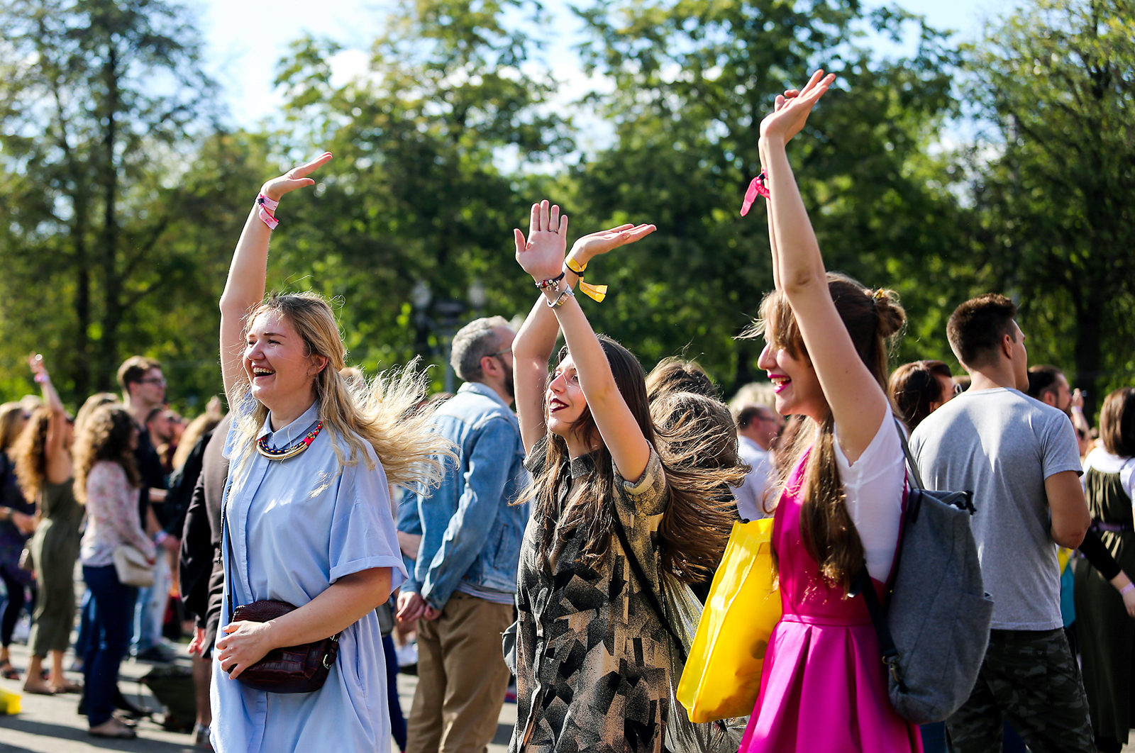 Праздничный концерт на Митинской улице – события на сайте «Московские Сезоны»