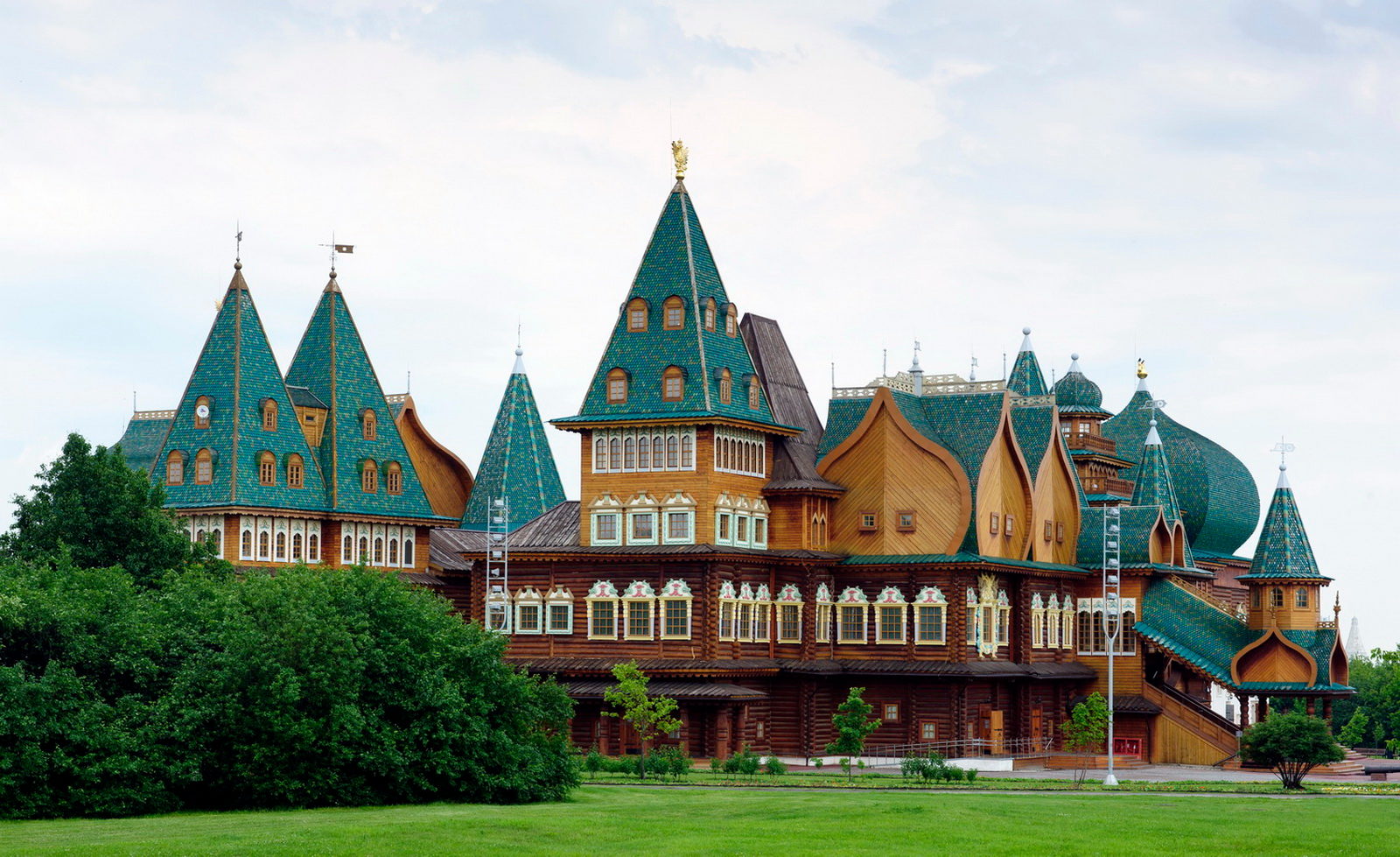 День города: экскурсия по дворцу царя Алексея Михайловича в «Коломенском» – события на сайте «Московские Сезоны»