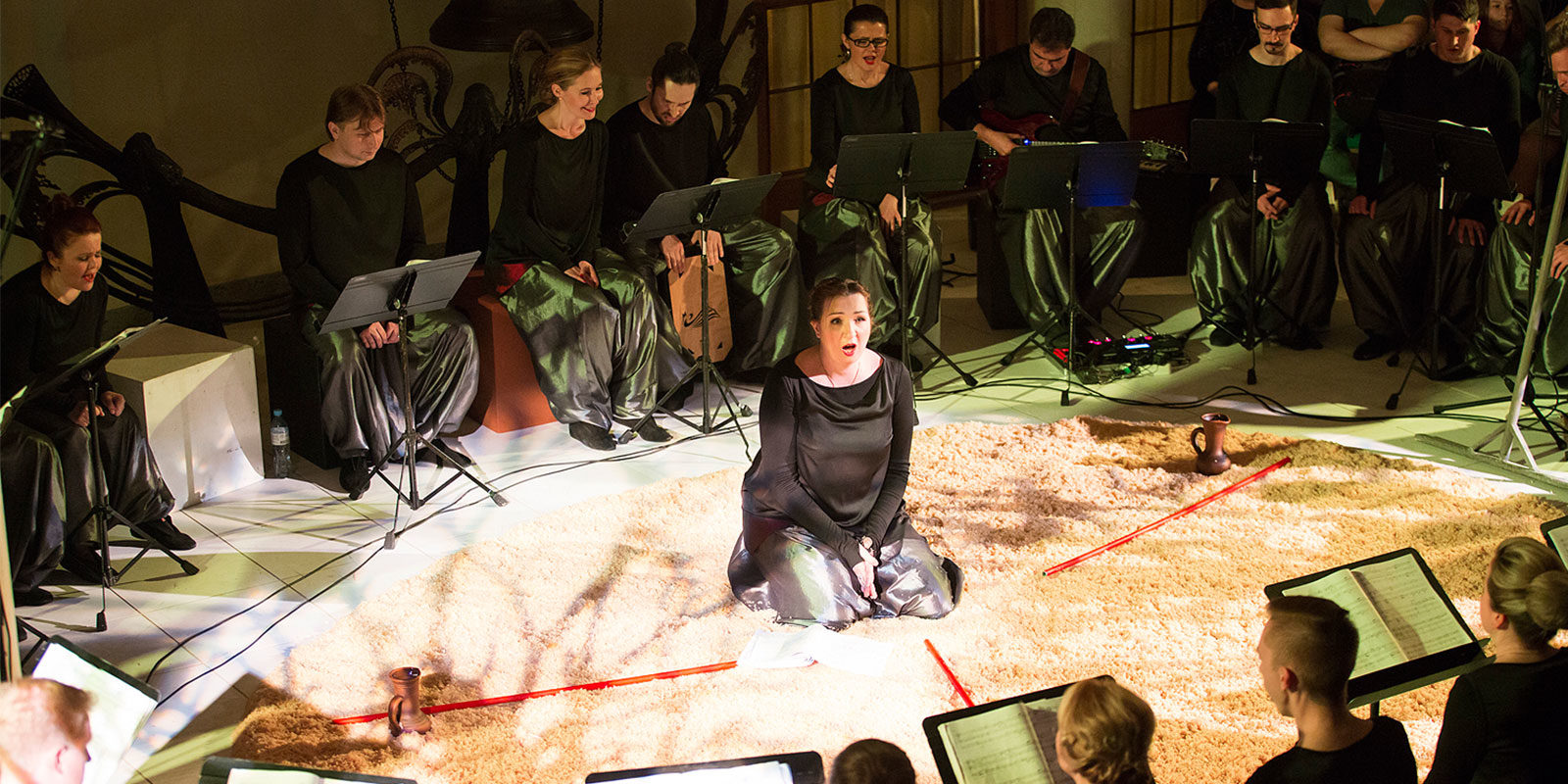 Спектакль «Красное» в театре «Новая опера» – события на сайте «Московские Сезоны»