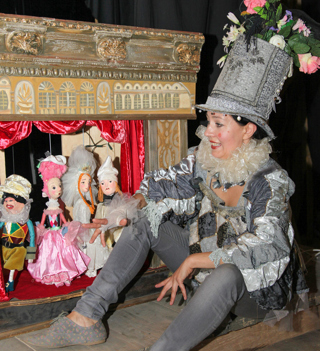 Спектакль «Шиповничек» в Театре под руководством Елены Камбуровой – события на сайте «Московские Сезоны»