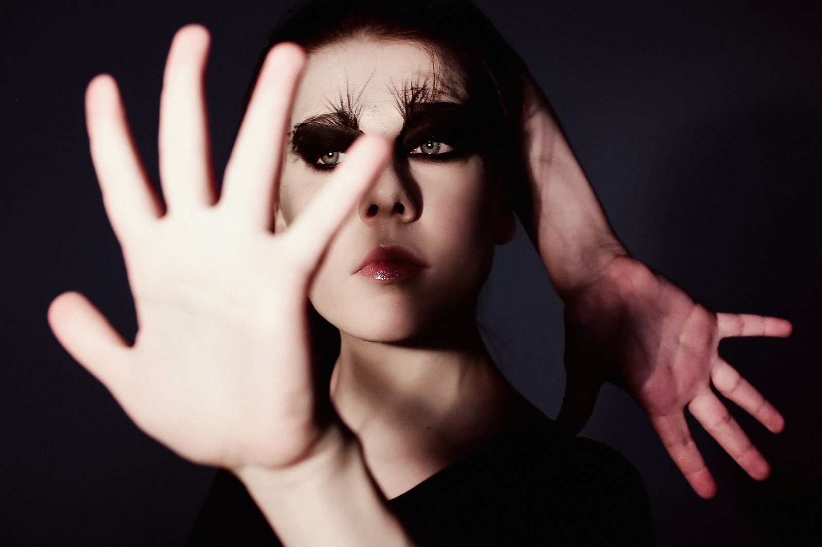 Спектакли «ИшТаб» и Superminimal в Культурном центре ЗИЛ – события на сайте «Московские Сезоны»