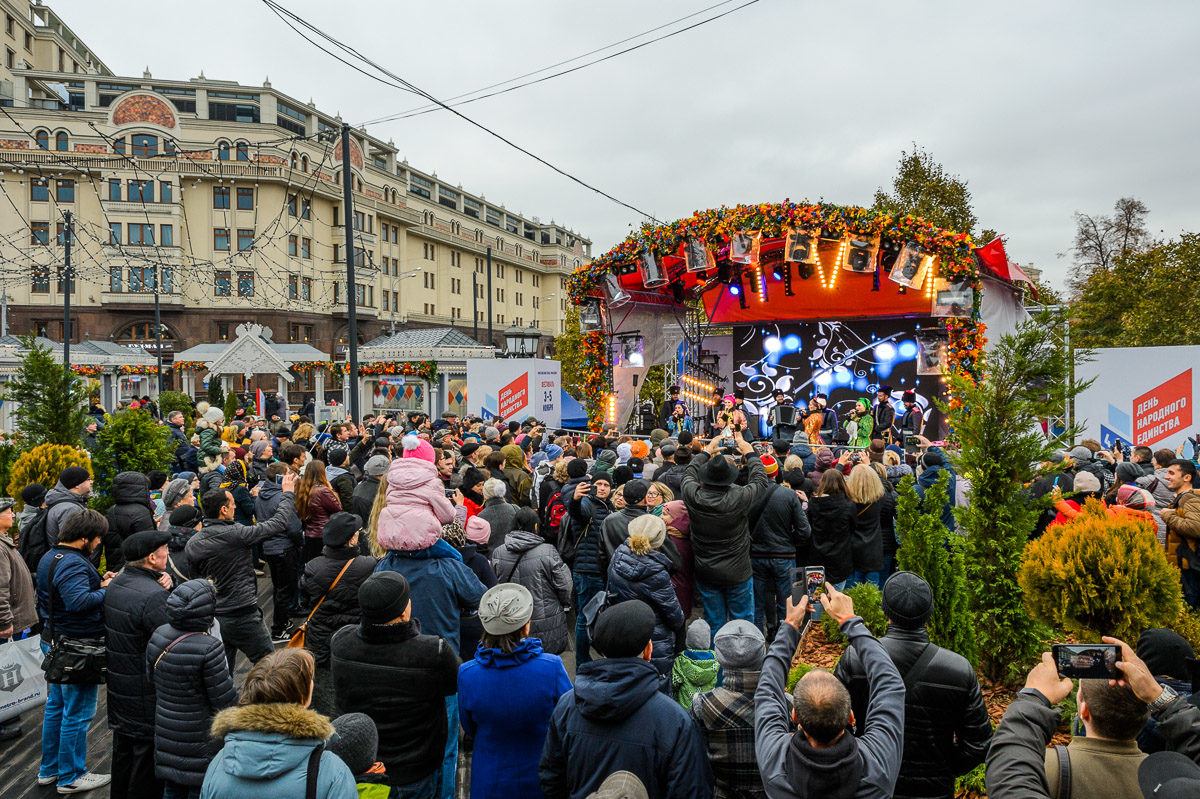 Кухня российских регионов, архитектурная студия и яркая концертная программа на площади Революции – события на сайте «Московские Сезоны»