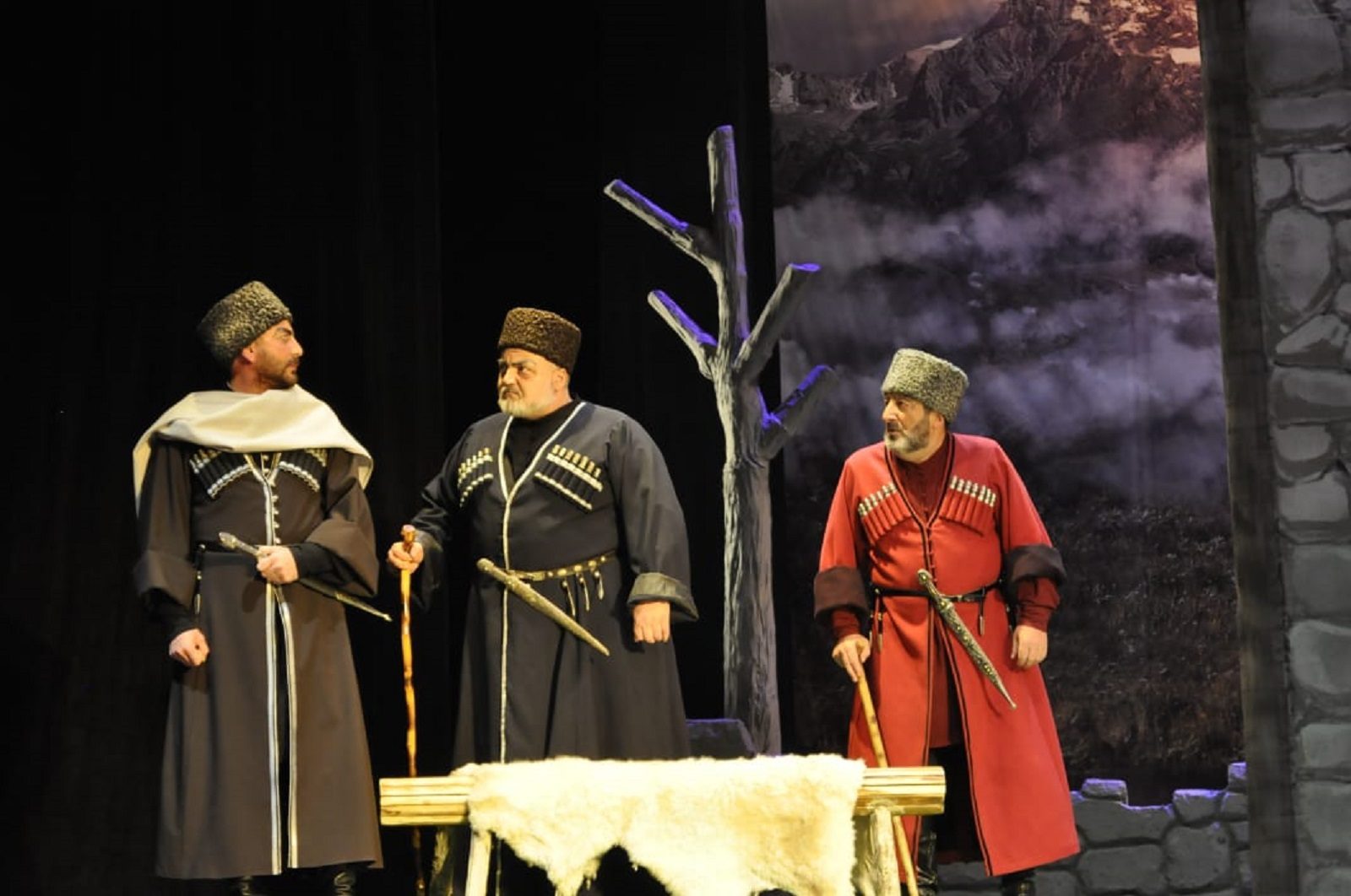 Спектакль «Бата и его сыновья» в Историко-этнографическом театре – события на сайте «Московские Сезоны»