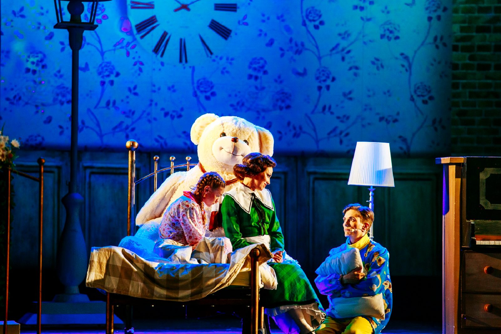 Спектакль «Мэри Поппинс возвращается» в культурном центре «Лира» – события на сайте «Московские Сезоны»