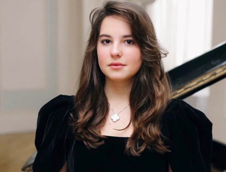Концерт «Юные солисты. Алисия Левина» – события на сайте «Московские Сезоны»