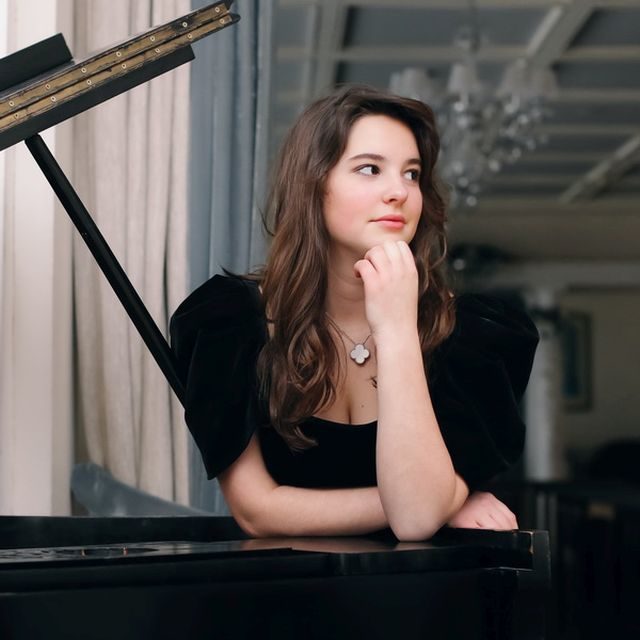 Концерт «Юные солисты. Алисия Левина» – события на сайте «Московские Сезоны»