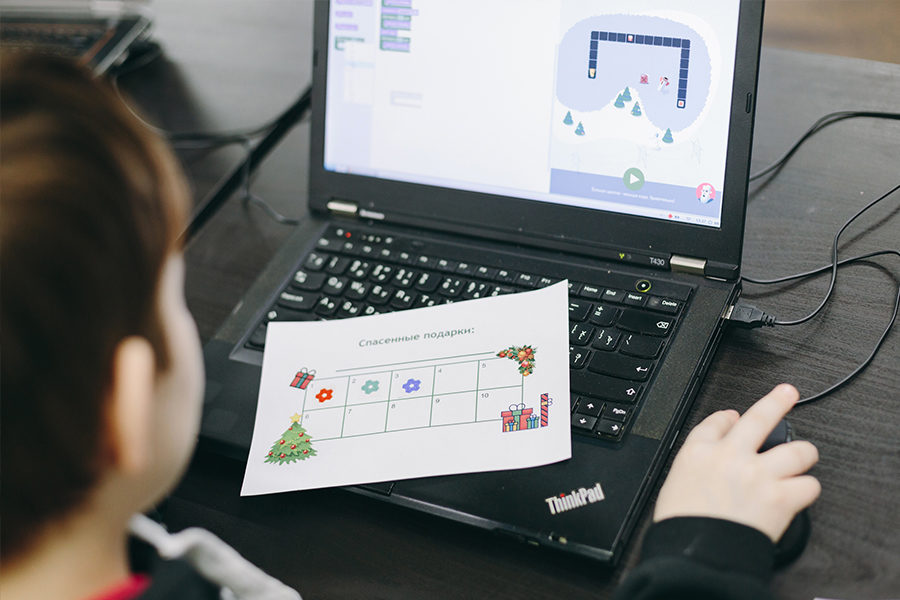 Семейное IT-приключение — Код «Новый год» в школе программирования «Алгоритмика» – события на сайте «Московские Сезоны»