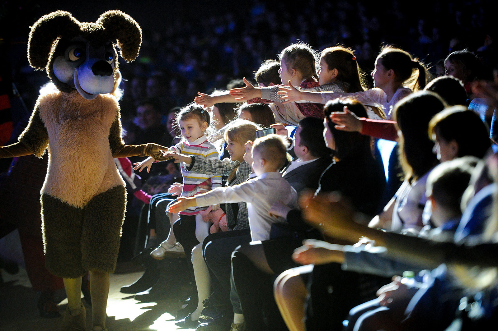 Новогодний спектакль «Ловись, рыбка» в галерее «Нагорная» – события на сайте «Московские Сезоны»
