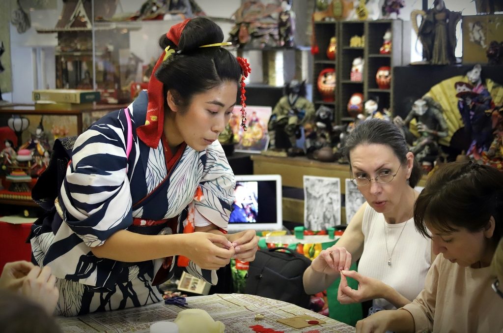 Мастер-класс «Японские украшения кандзаси» – события на сайте «Московские Сезоны»