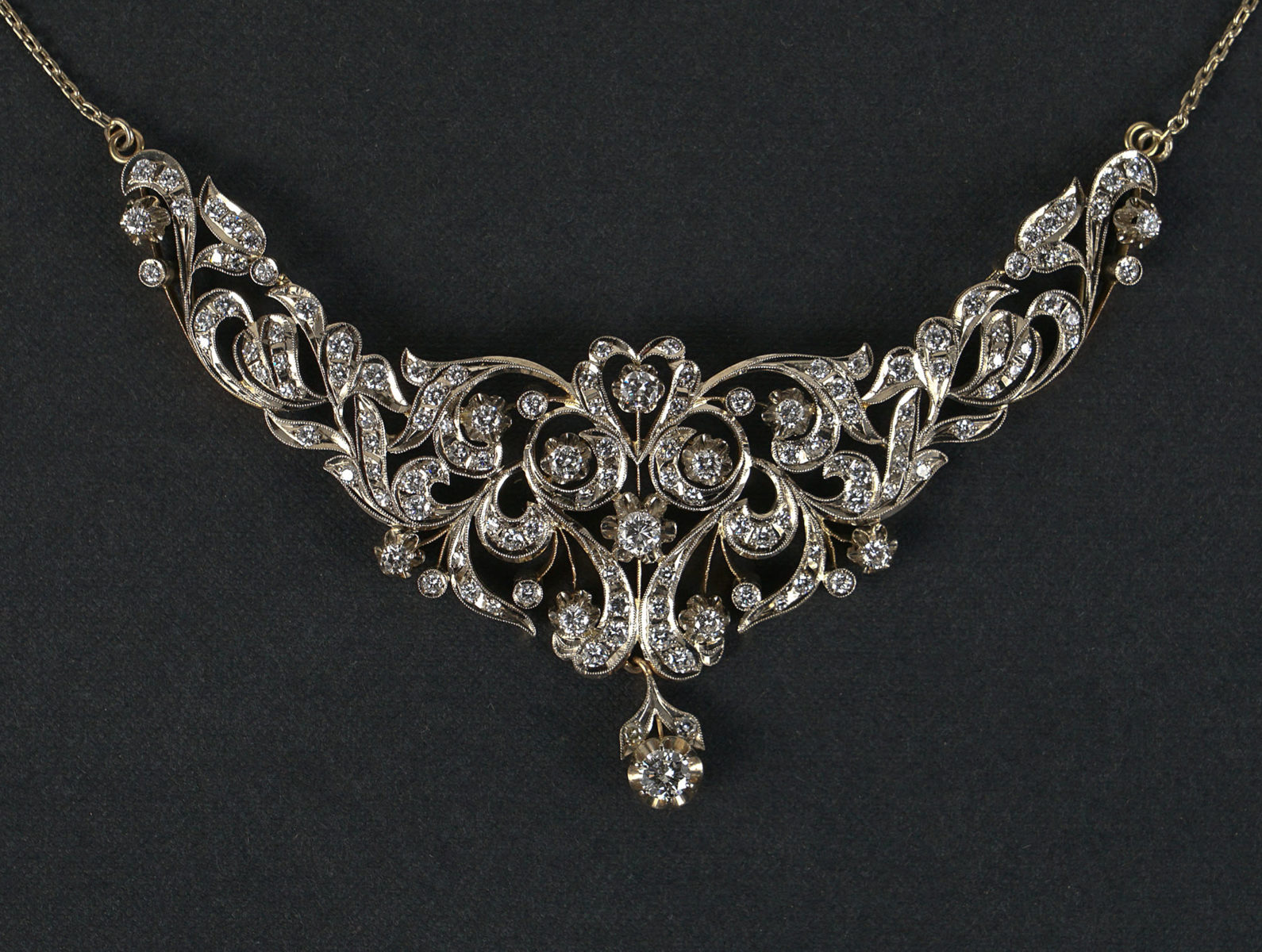 Выставка «Драгоценности Людмилы Зыкиной» – события на сайте «Московские Сезоны»