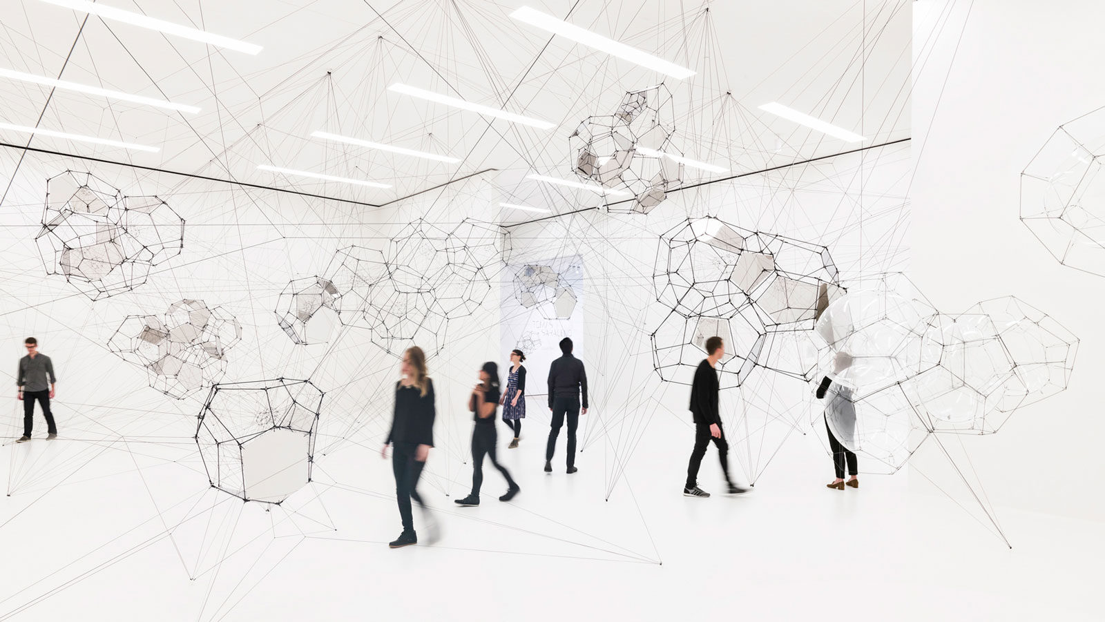 Выставка «Инсталляция Томаса Сарасено» – события на сайте «Московские Сезоны»