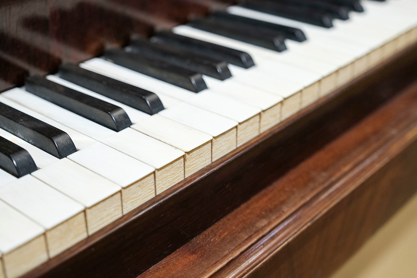 Концерт Honey Smile Heavy в галерее «Здесь на Таганке» – события на сайте «Московские Сезоны»