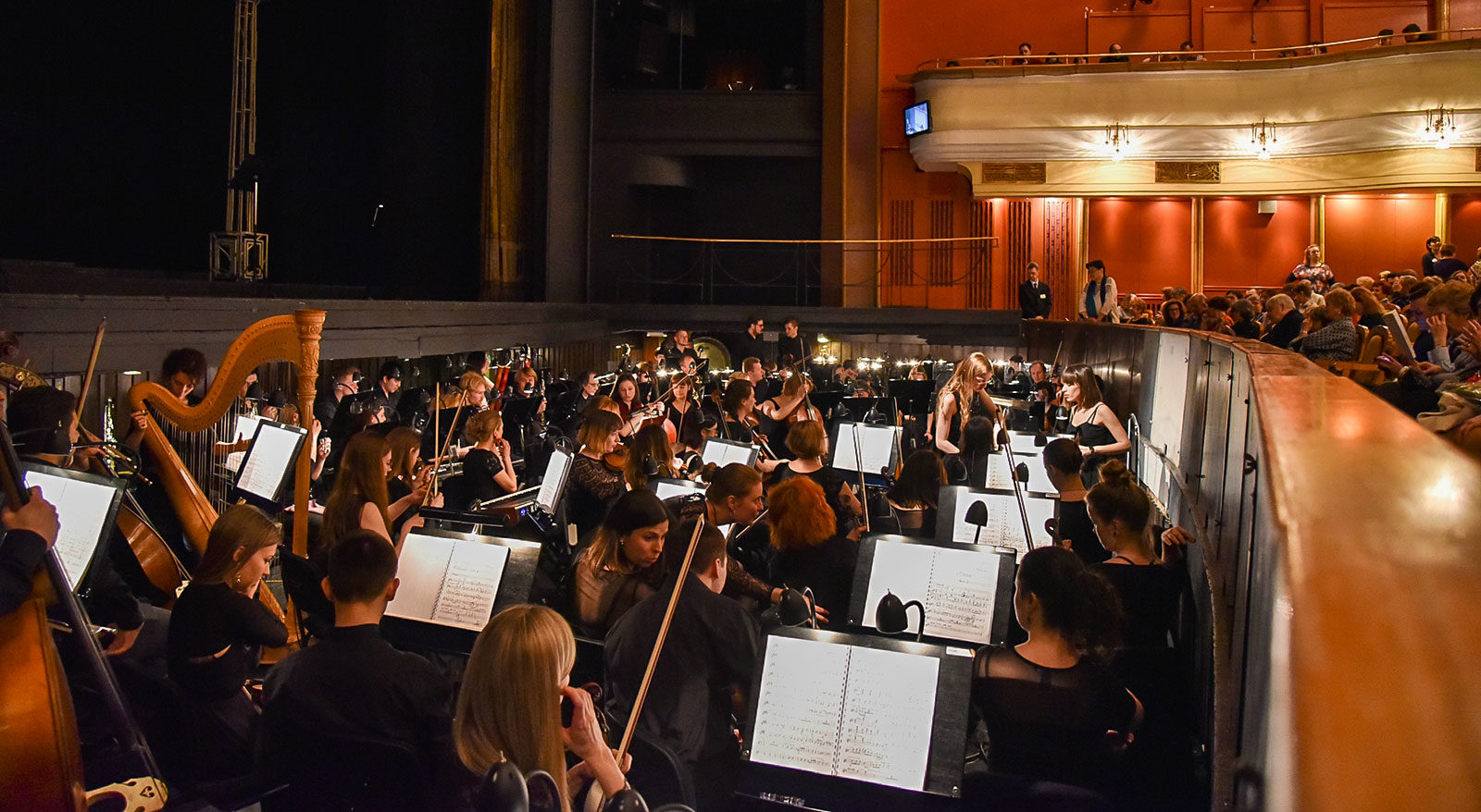 Рождественский концерт в театре «Новая опера» – события на сайте «Московские Сезоны»