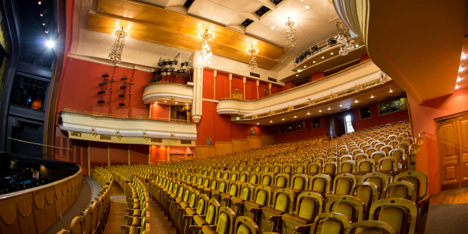 Новогодний концерт в театре «Новая опера» – события на сайте «Московские Сезоны»